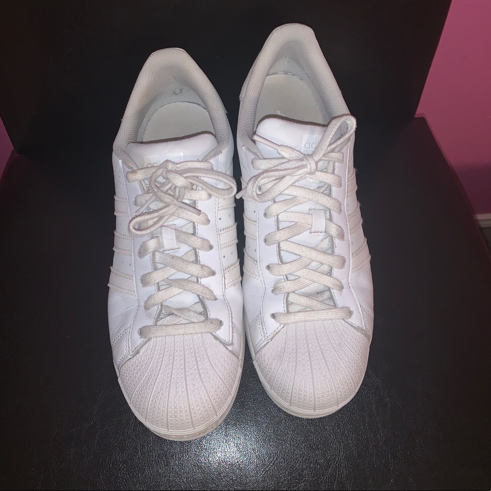 WHITE ADIDAS SUPERSTARS!!!!!